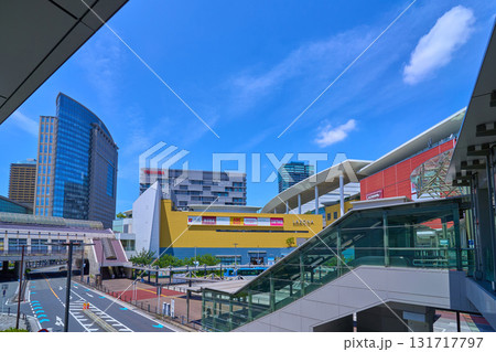 神奈川県川崎市幸区堀川町の西口通り、ラゾーナ川崎プラザ、ミューザ川崎方面を見る 神奈川県川崎市幸区堀川町の西口通り、ラゾーナ川崎プラザ、ミューザ川崎方面を見る 131717797