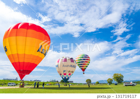 鈴鹿スカイフェスタ、ふんわりと浮かぶ熱気球〈三重県鈴鹿市〉 131719117