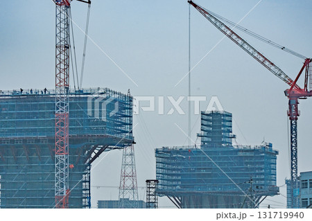 大阪府枚方市と大阪府高槻市間の新名神高速道路の建設現場 131719940