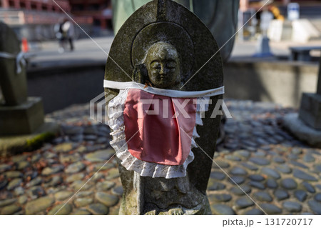 庶民に親しまれ地域を見守ってくれるかわいいお地蔵様 131720717