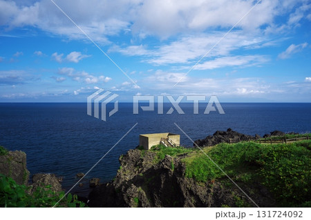 夏の津軽半島　鋳釜崎キャンプ場の展望台 131724092