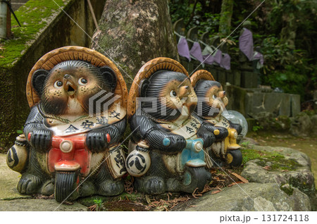 山王寺(篠栗町)の狸の置物 山王寺(篠栗町)の狸の置物 131724118