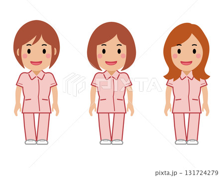 笑顔で両手を下ろしたピンクの制服の女性看護師 131724279