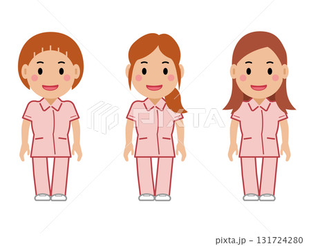 笑顔で両手を下ろしたピンクの制服の女性看護師。その2 131724280