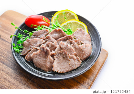 豚タンの塩焼き 豚タンの塩焼き 131725484