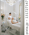 エステサロンでの施術風景 131727147