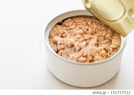 ツナ　ツナ缶　白背景 131727512