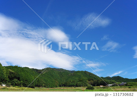 里山の爽やかな秋の空 里山の爽やかな秋の空 131730682