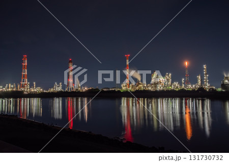四日市の工場夜景《焼津突堤より望む塩浜地区 昭和四日市石油》 131730732