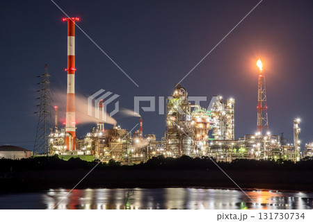 四日市の工場夜景《焼津突堤より望む塩浜地区 昭和四日市石油》 四日市の工場夜景《焼津突堤より望む塩浜地区 昭和四日市石油》 131730734