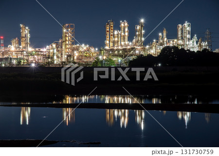四日市の工場夜景《焼津突堤より望む塩浜地区 昭和四日市石油》 131730759