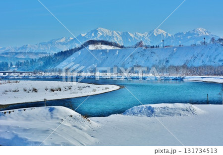 信濃川・越後三山冬景色 信濃川・越後三山冬景色 131734513