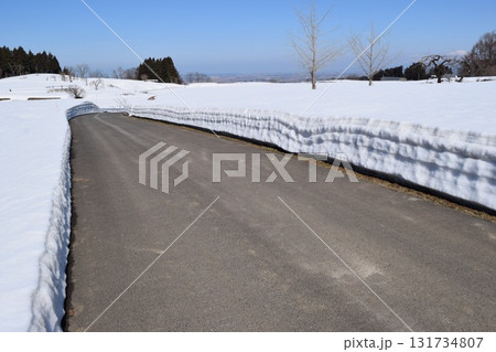 豪雪地方の道路 山形県 豪雪地方の道路 山形県 131734807
