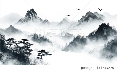 霧に包まれた山並みの和風風景 131735270