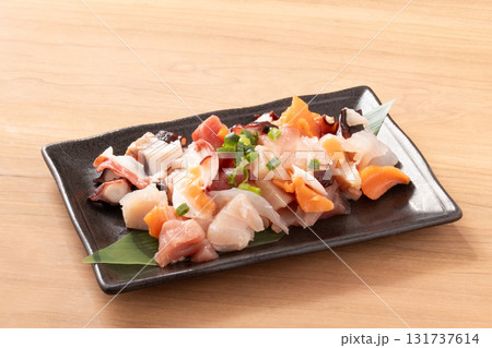 海鮮 刺身ミックス盛り(まぐろ キハダマグロ サーモン たこ) 海鮮 刺身ミックス盛り(まぐろ キハダマグロ サーモン たこ) 131737614