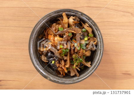 キノコとこんにゃくの炒め物 131737901
