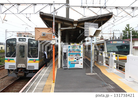 尻手駅にて並ぶ南武支線・南武線(神奈川県川崎市) 尻手駅にて並ぶ南武支線・南武線(神奈川県川崎市) 131738421