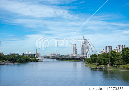 アイアンモスクとスリワワサン橋 131738724