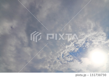 雲の多い空　太陽　空のみ 131738730