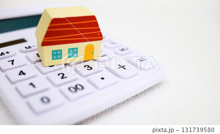 マイホーム　住宅ローン　繰り上げ返済　16:9 131739580