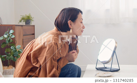 身だしなみの合間 身だしなみの合間 131740285