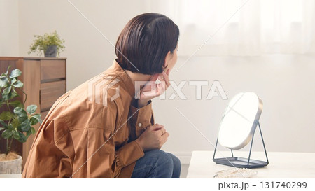 身だしなみの合間 131740299