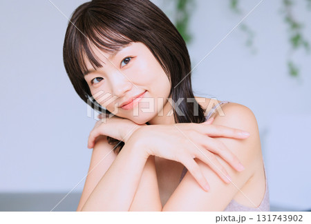 若い女性のスキンケアイメージ 若い女性のスキンケアイメージ 131743902