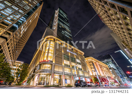 日本の東京都市景観10月3日。東京日本橋タワーや日本橋高島屋…などを望む… 日本の東京都市景観10月3日。東京日本橋タワーや日本橋高島屋…などを望む… 131744231