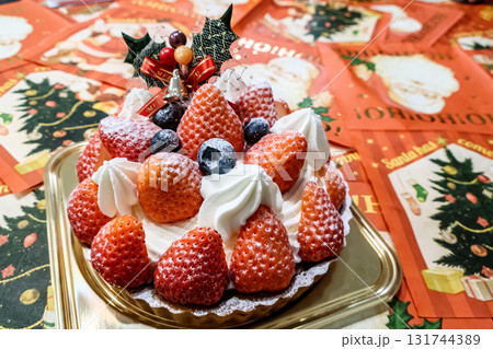 クリスマスケーキ 131744389