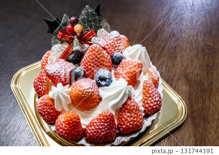苺のクリスマスケーキ 苺のクリスマスケーキ 131744391