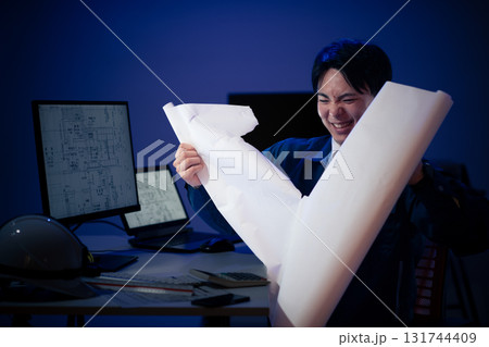 残業ストレス 131744409