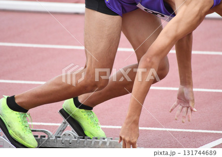 スタートする陸上選手 スタートする陸上選手 131744689