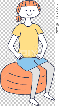 バランスボールに座る女性 バランスボールに座る女性 131745517