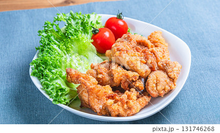 鶏の唐揚げ 131746268