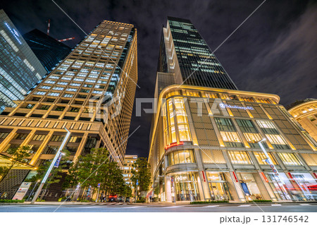 日本の東京都市景観10月3日。東京日本橋タワーや日本橋高島屋など… 131746542