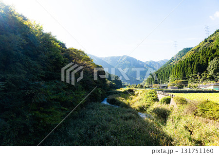 初秋の兵庫県神河町にある犬見川と長閑な風景 131751160