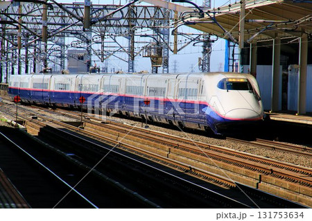 陸奥路へ向けて…　東北新幹線・小山駅に入線する『E2系』新幹線 131753634