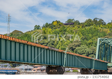 浜松市の天竜浜名湖鉄道の線路と街並み(静岡県) 131754002