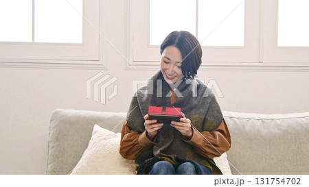 プレゼント 女性 イメージ 131754702