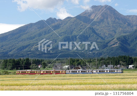 秋　日本の鉄道風景 131756804