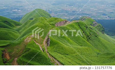 地震で崩壊したラピュタの道のドローン空撮 131757776