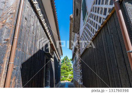 岡山県倉敷市児島　旧野崎家住宅の白壁の土蔵群 131760398