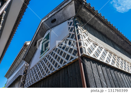 岡山県倉敷市児島　旧野崎家住宅の白壁の土蔵群 131760399