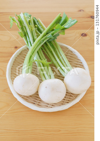 蕪(かぶ) 131760944