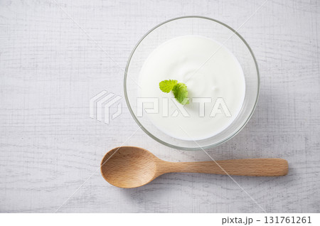 プレーンヨーグルト 131761261