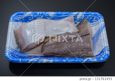 煮付けに最適な赤カレイの切り身 煮付けに最適な赤カレイの切り身 131761455