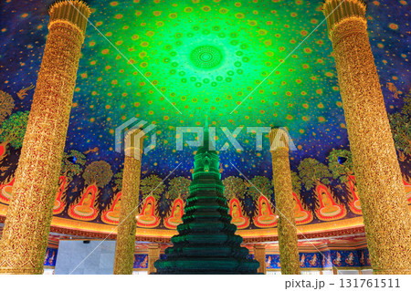 【タイ バンコク】カラフルな寺院『ワット・パークナム』 【タイ バンコク】カラフルな寺院『ワット・パークナム』 131761511