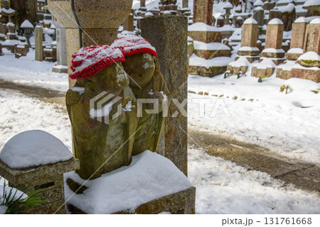 高野山　奥の院の仲良し地蔵様 131761668