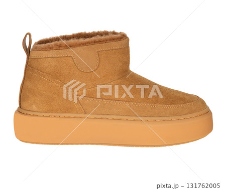 Tan suede winter shoe with fur lining 131762005