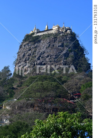 ミャンマー、ポッパ山、土着宗教ナッ神信仰の聖地、タウン・カラッ ミャンマー、ポッパ山、土着宗教ナッ神信仰の聖地、タウン・カラッ 131763318